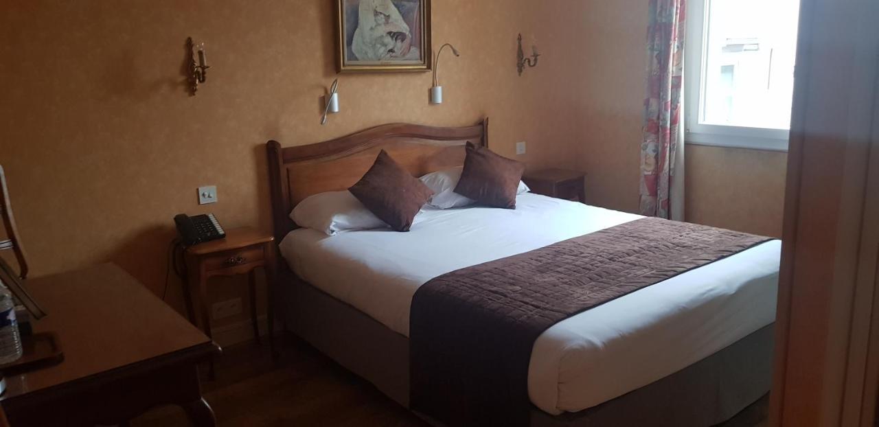 Logis Hotel - Le Relais Saint Vincent Ligny-le-Chatel Bagian luar foto